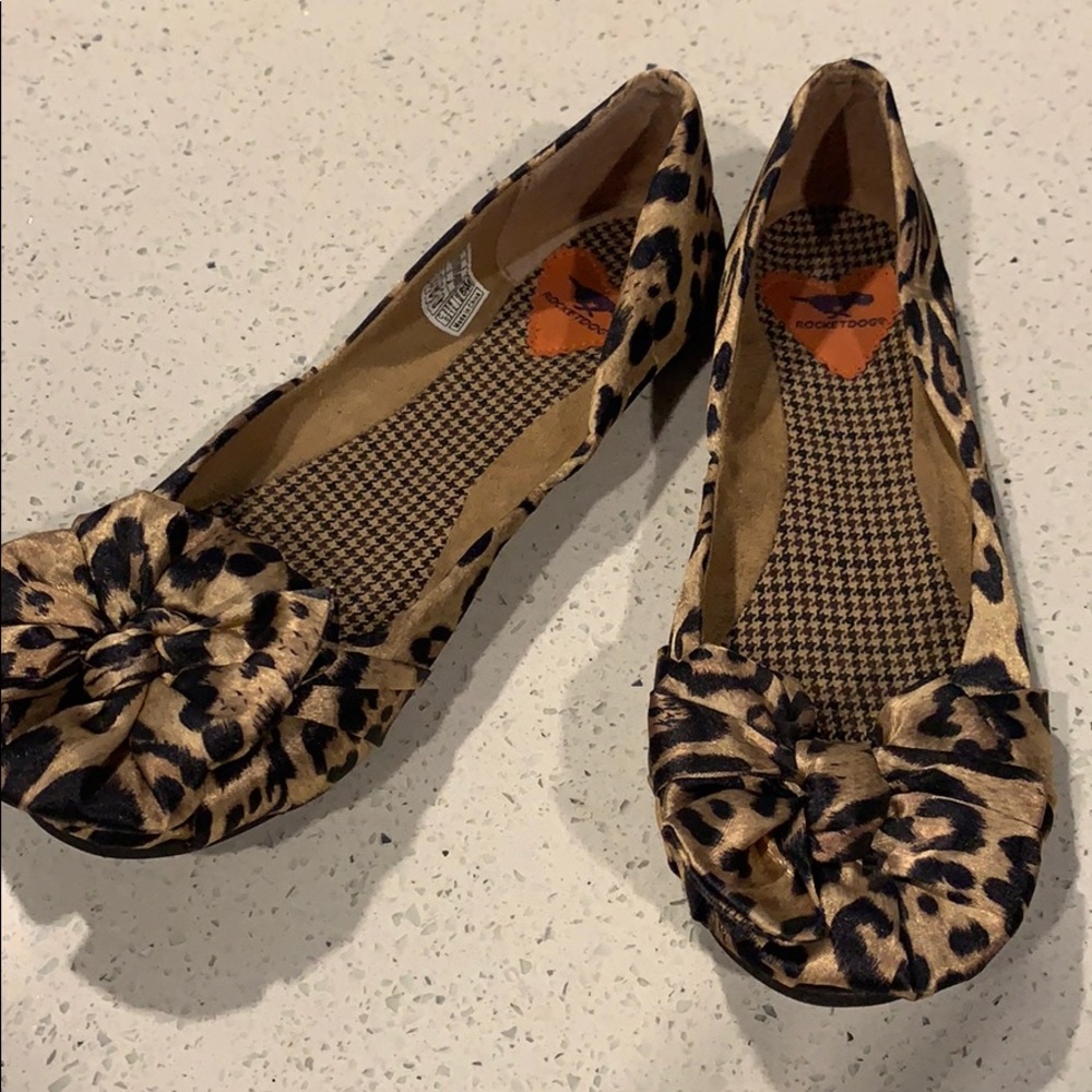 Leopard print flats!